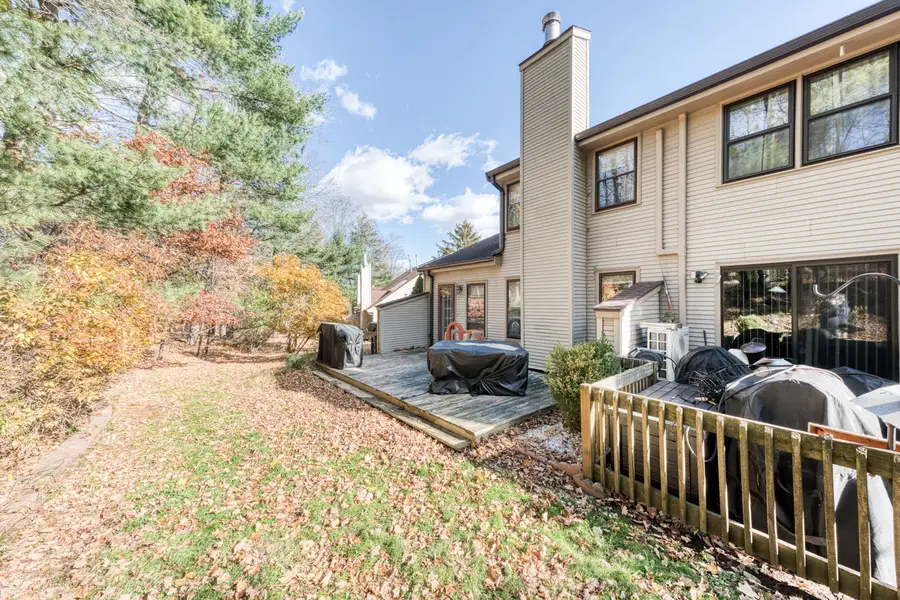 42 Schoolhouse Crossing, Wethersfield, CT 06109 - Image #2