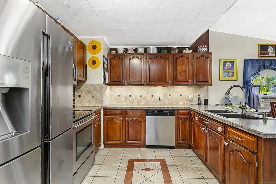 39 Camore Street, Stamford, CT 06905 - Image #2