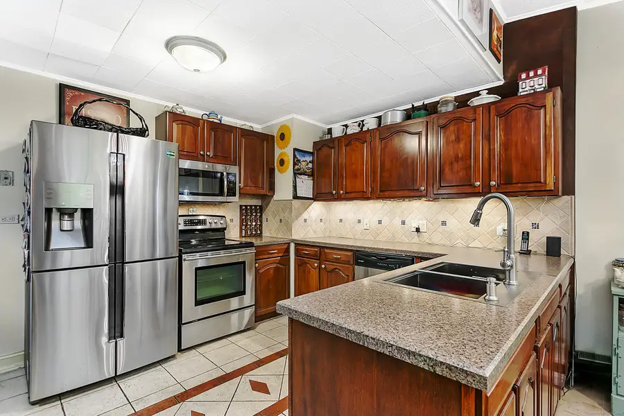 39 Camore Street, Stamford, CT 06905 - Image #3