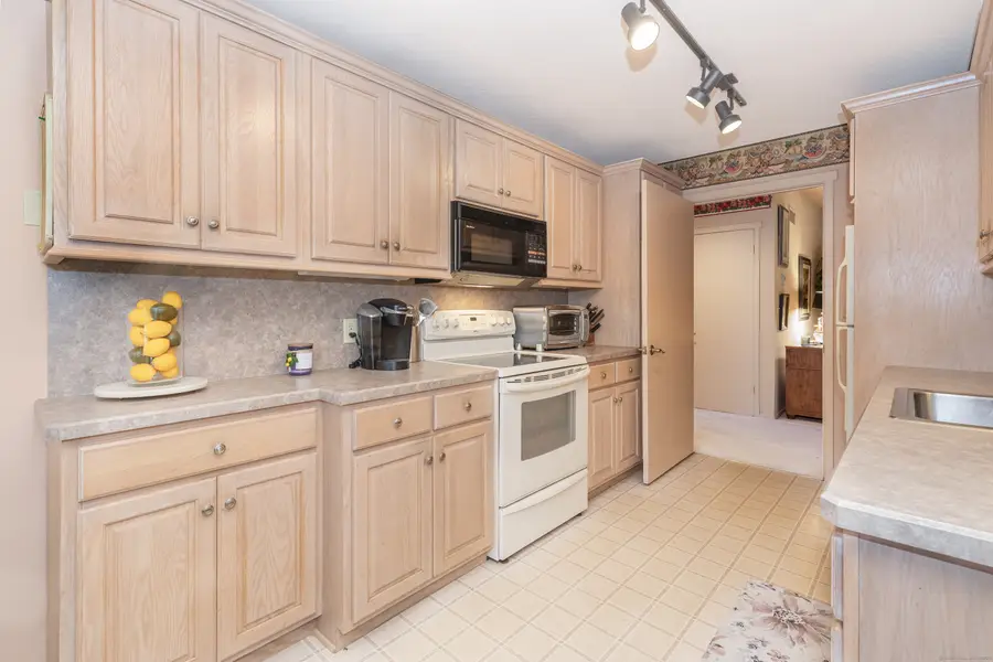 701 Heritage Village #B, Southbury, CT 06488 - Image #2