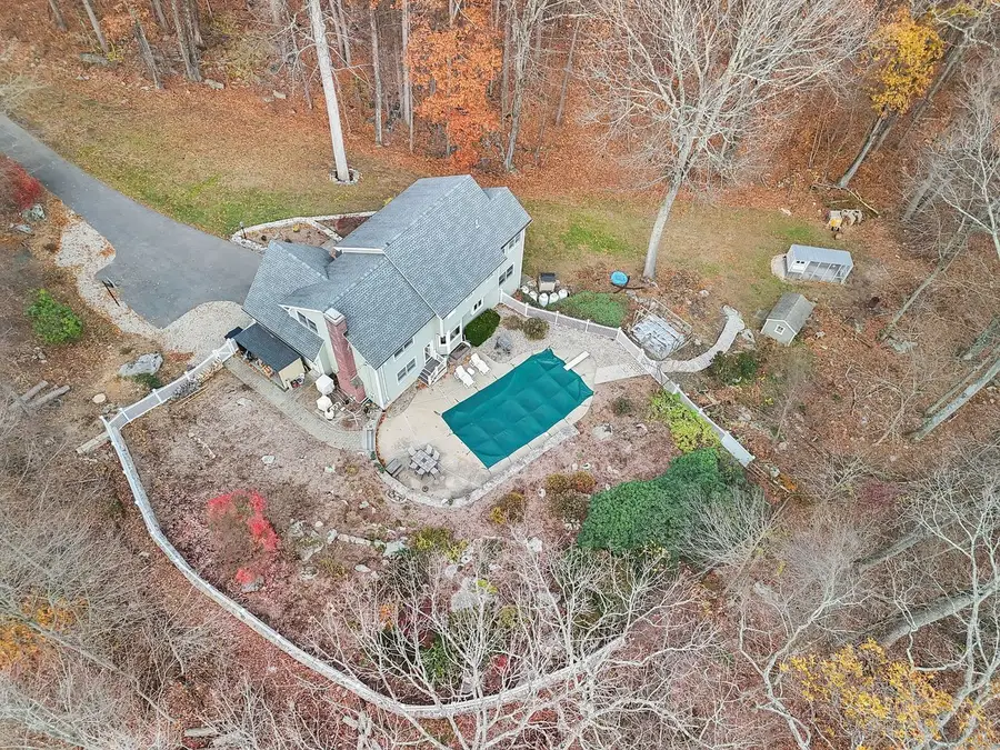 35 Bradley Lane, Newtown, CT 06482 - Image #2