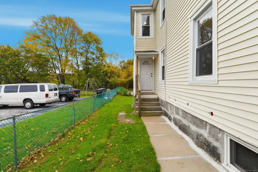 32 Moore Avenue, New London, CT 06320 - Image #3