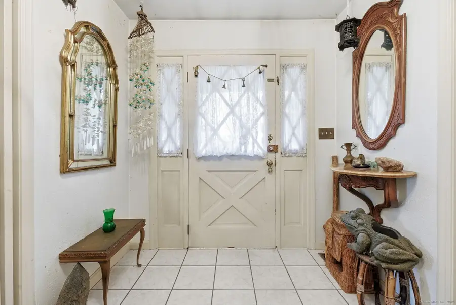 184 Putting Green Road, Trumbull, CT 06611 - Image #2