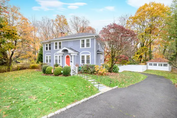 18 Roxbury Road, Norwalk, CT 06855