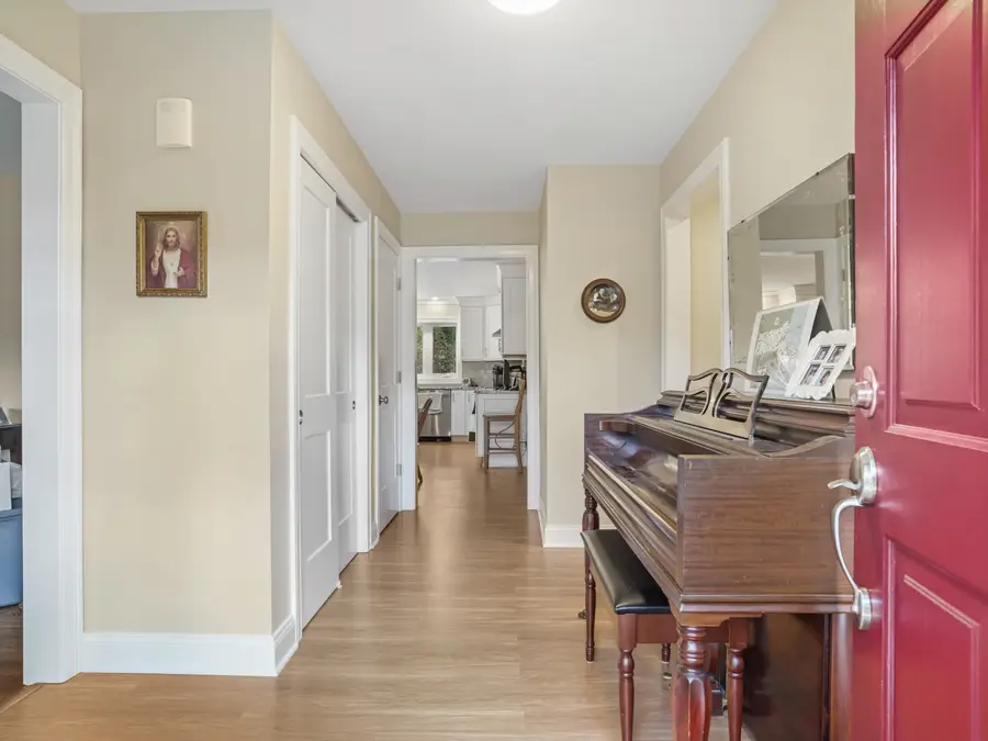 50 Hemlock Trail, Trumbull, CT 06611 - Image #3