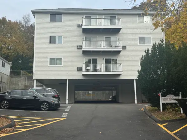 7 Hamilton Avenue #APT 32, Norwalk, CT 06854