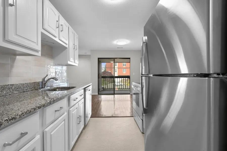 25 2nd Street #APT B4, Stamford, CT 06905 - Image #2