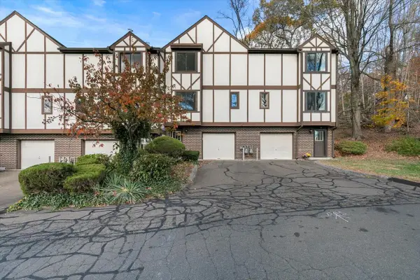 204 New Haven Avenue #2G, Derby, CT 06418