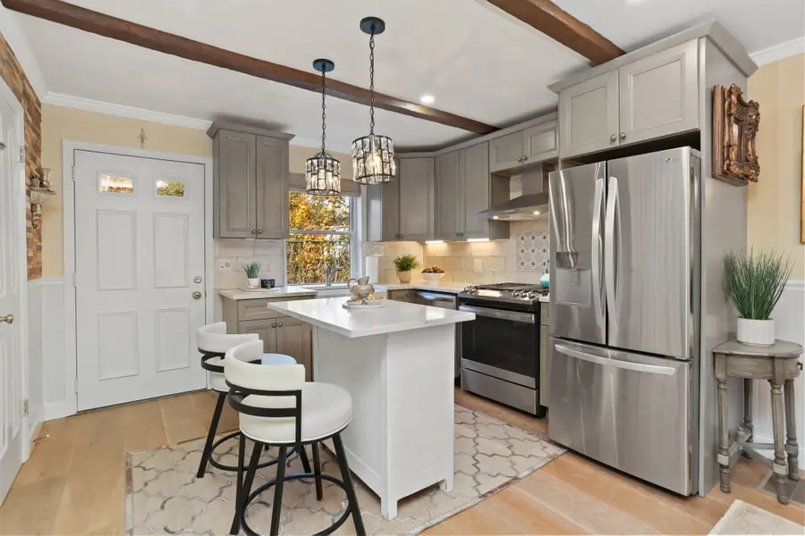 376 Knapps Highway #376, Fairfield, CT 06825 - Image #2