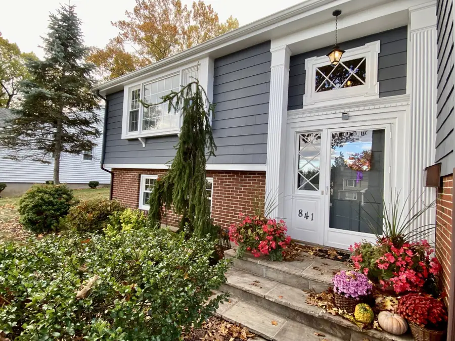 841 Ridge Road, Wethersfield, CT 06109 - Image #2