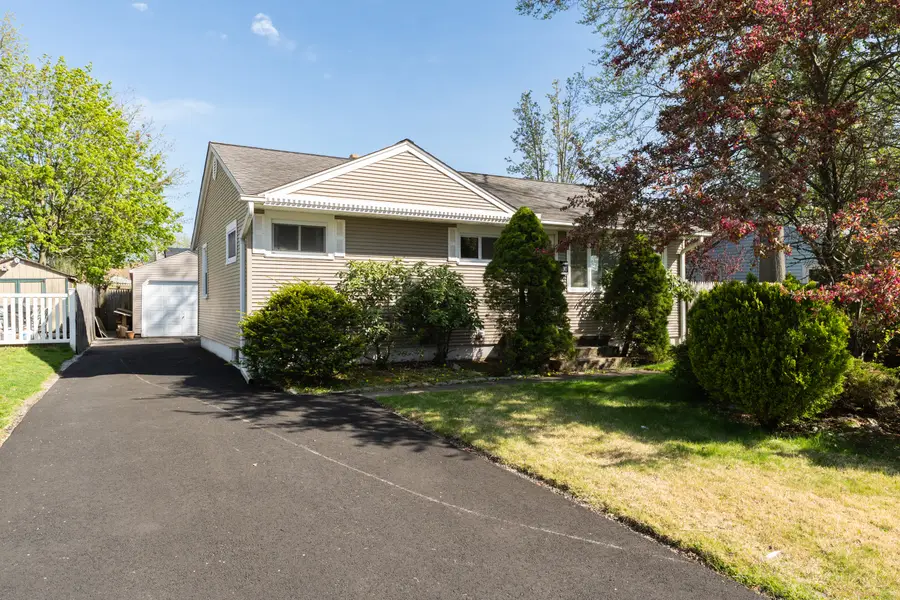 30 Compass Lane, West Haven, CT 06516 - Image #2