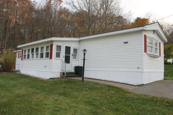 16 Bridlepath Trail, Killingworth, CT 06419