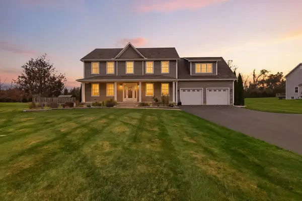 10 Hayfield Lane, East Windsor, CT 06016