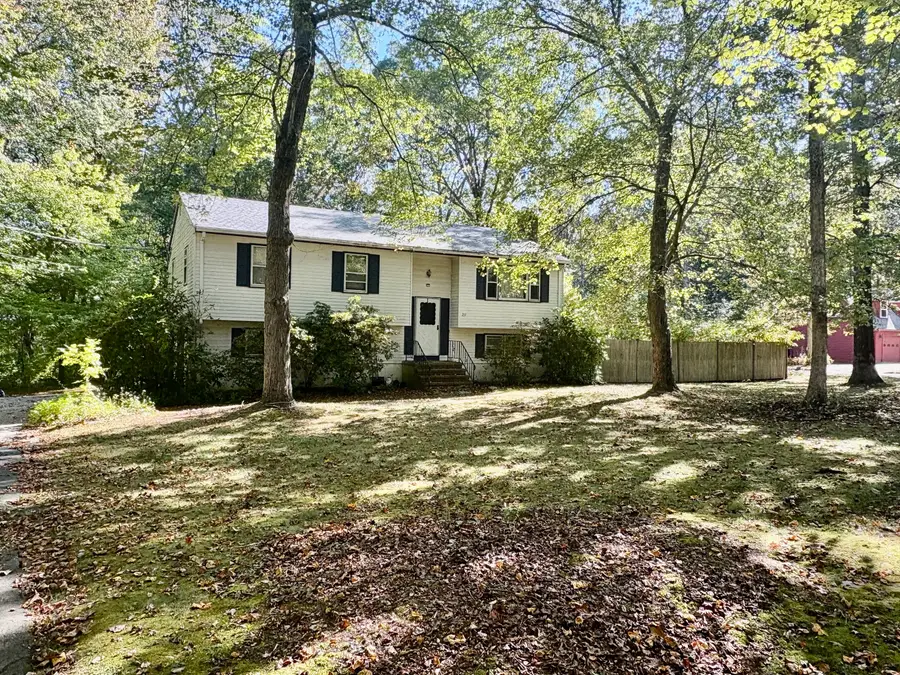 211 Forsyth Road, Oakdale, CT 06370 - Image #2