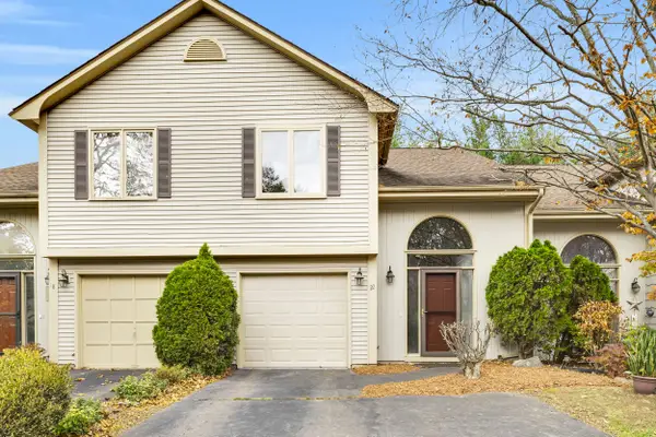 22 Apple Hill #22, Newington, CT 06111