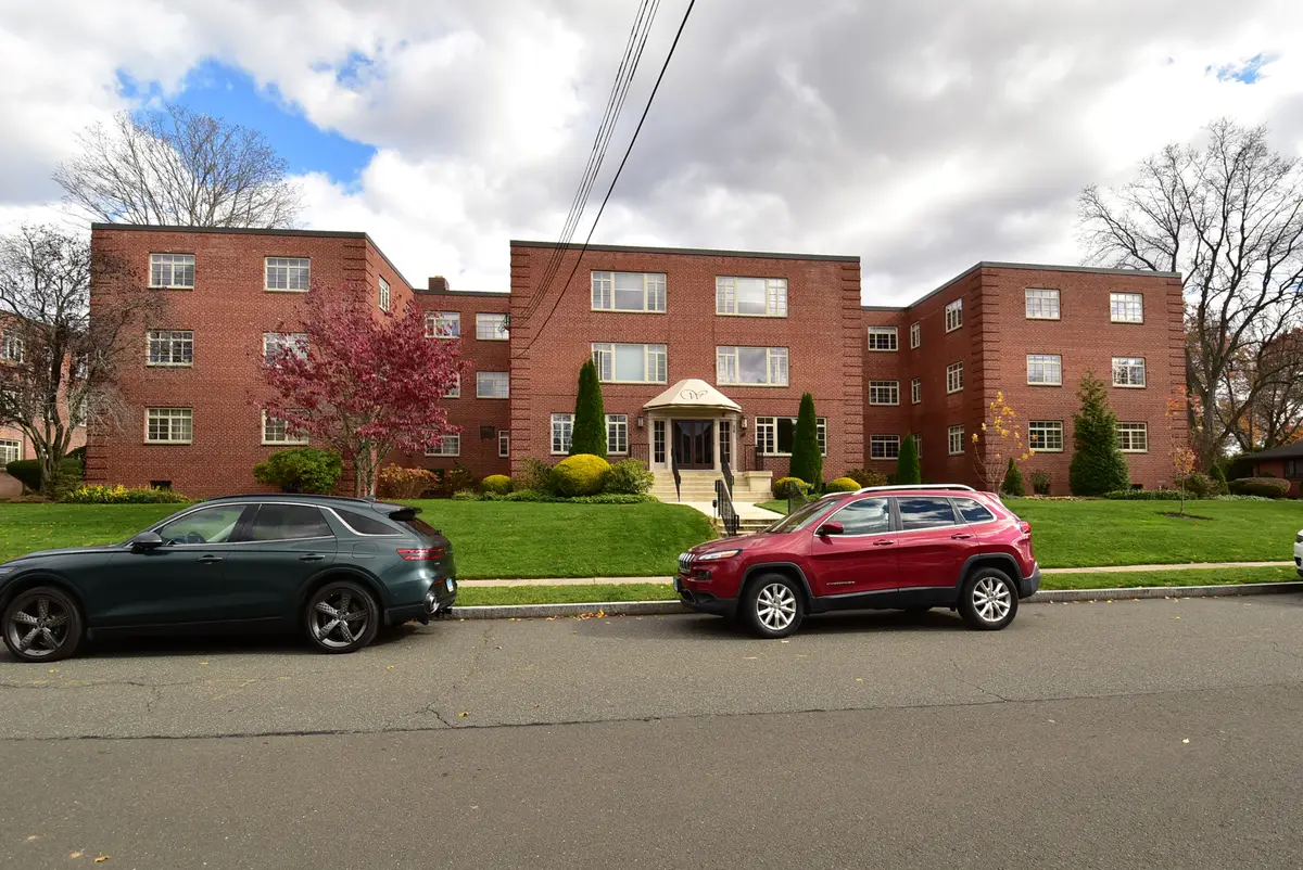 30 Outlook Avenue #APT 205, West Hartford, CT 06119 - Image #1