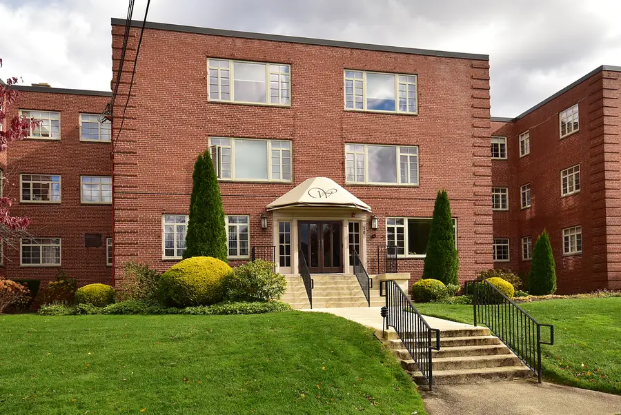 30 Outlook Avenue #APT 205, West Hartford, CT 06119 - Image #2