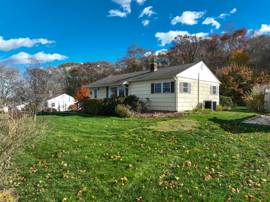 5 Faulkner Drive, Quaker Hill, CT 06375 - Image #2