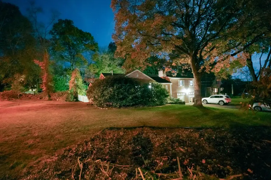 124 Wyndover Lane, Stamford, CT 06902 - Image #2