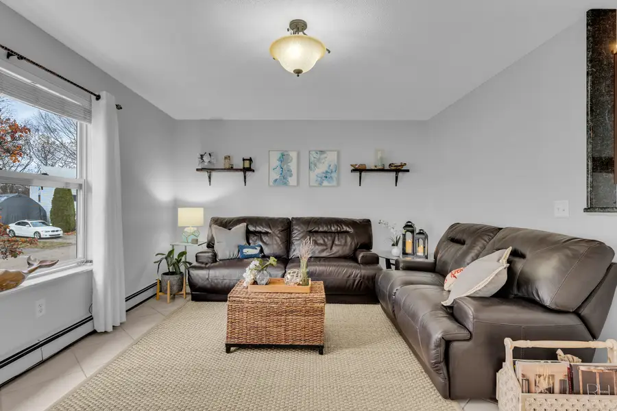 24 Laura Circle, East Haven, CT 06513 - Image #3