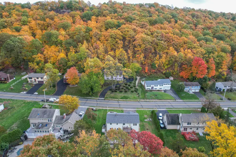 85 Metacomet Road, Plainville, CT 06062 - Image #3