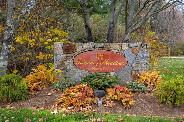 28 Fieldstone Court #28, North Haven, CT 06473