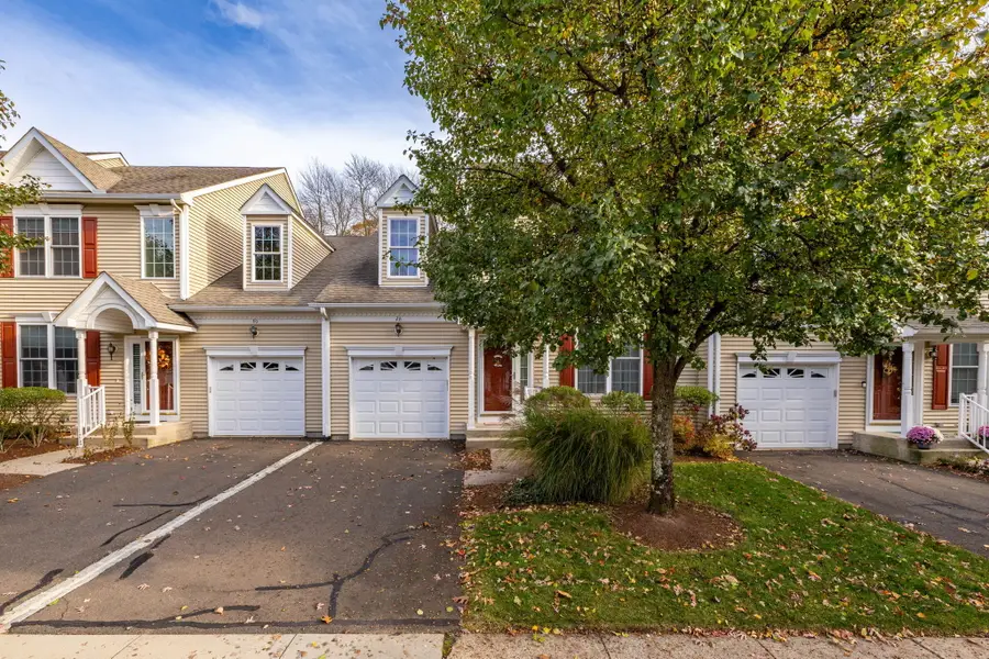 28 Fieldstone Court #28, North Haven, CT 06473 - Image #2