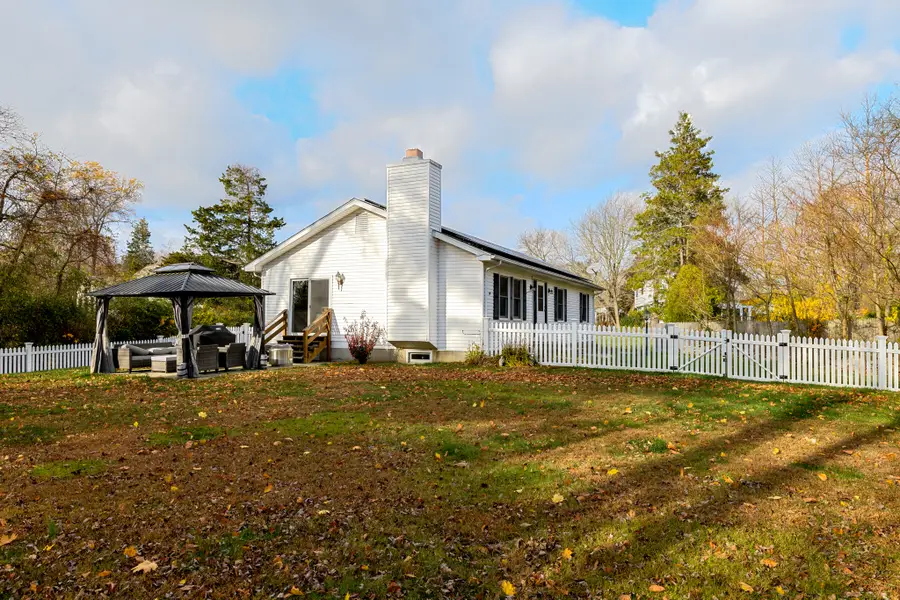39 Willow Court, Clinton, CT 06413 - Image #2