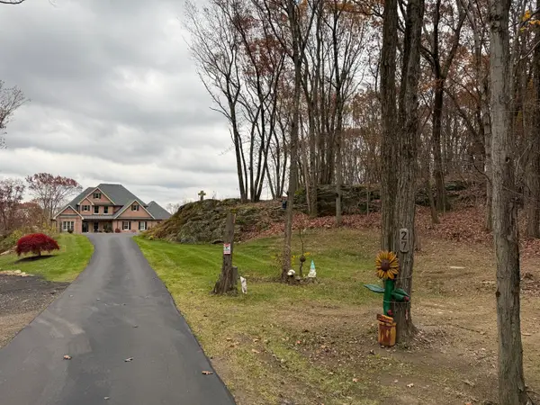 27 Holley Lane, Prospect, CT 06712