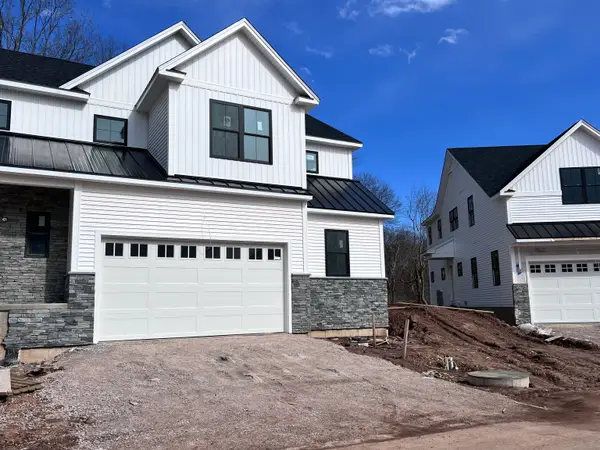 33 Village Circle #33, Guilford, CT 06437