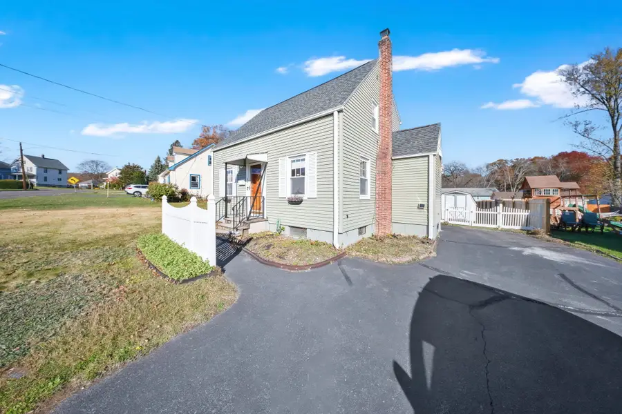 15 Pearl Street, Windsor Locks, CT 06096 - Image #3