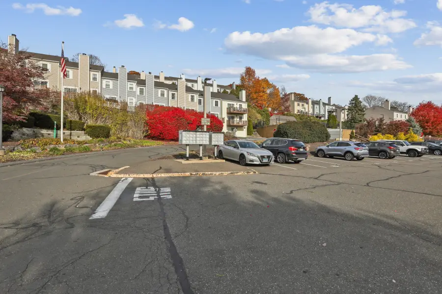 55 Mill Plain Road #32-17, Danbury, CT 06811 - Image #2