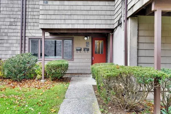 158 Towne House Road #158, Hamden, CT 06514