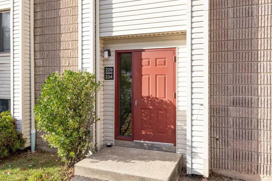 229 Burgundy Hill Lane #229, Middletown, CT 06457 - Image #2