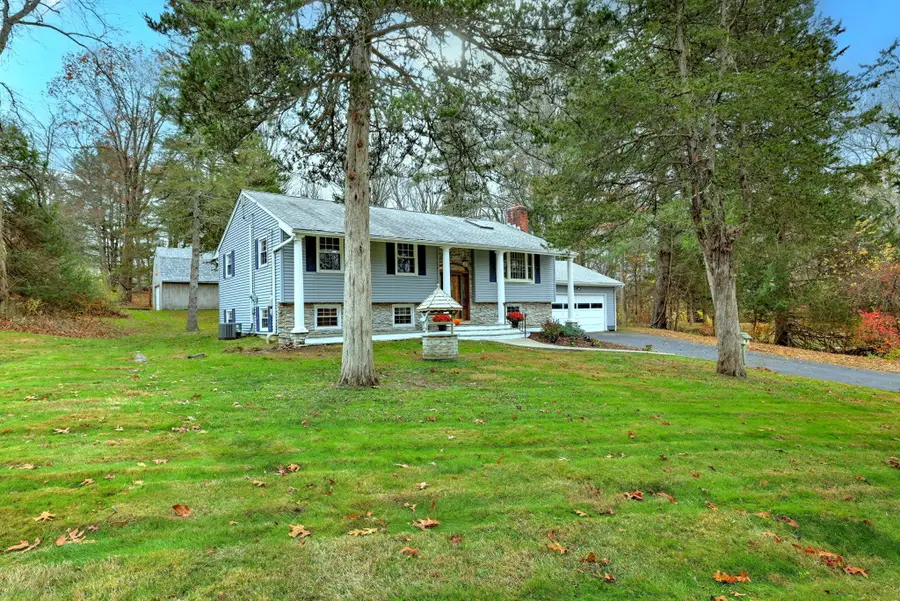 7 Deerfield Drive, Newtown, CT 06482 - Image #2