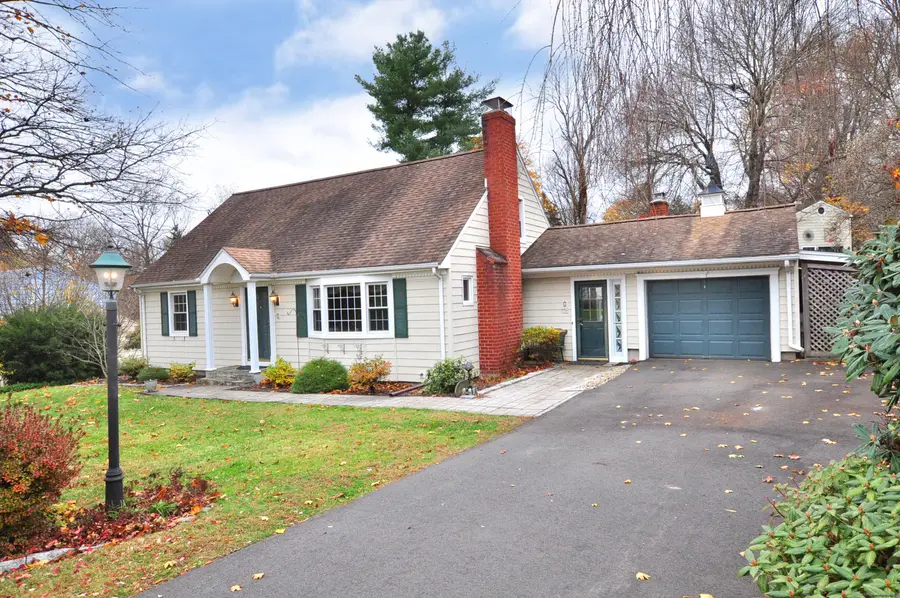 7 Peppercorn Lane, East Granby, CT 06026 - Image #2