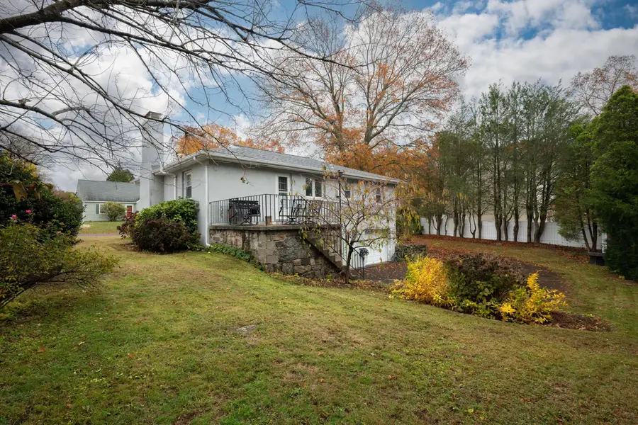 735 Chickadee Lane, Stratford, CT 06614 - Image #2