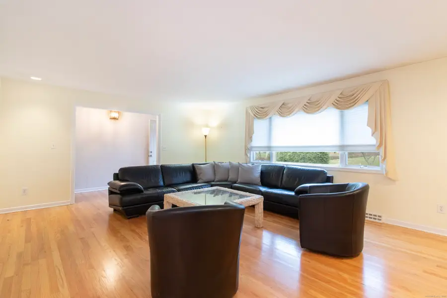 306 Hawthorne Lane, Orange, CT 06477 - Image #3