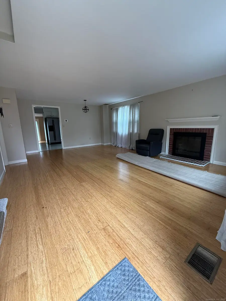 5 Barrington Drive #APT D, Wethersfield, CT 06109 - Image #2