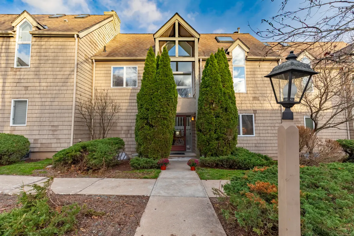 9 Timberwood Road #9, West Hartford, CT 06117 - Image #1
