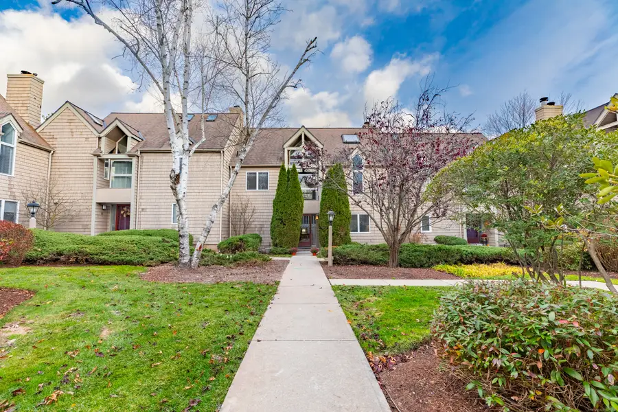 9 Timberwood Road #9, West Hartford, CT 06117 - Image #2