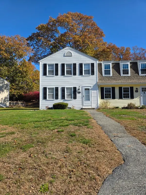 20 Lakeside Drive #P, Ledyard, CT 06339