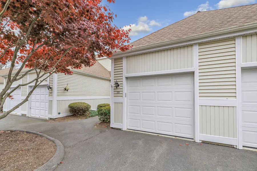 304 Summerfield Gardens #304, Shelton, CT 06484 - Image #3