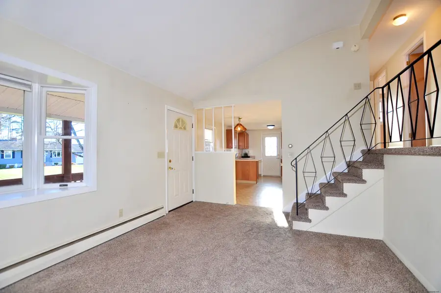 16 Jeffrey Drive, Farmington, CT 06032 - Image #2