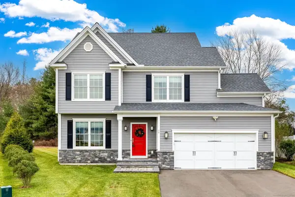 48 Sandstone Road #48, Plainville, CT 06062