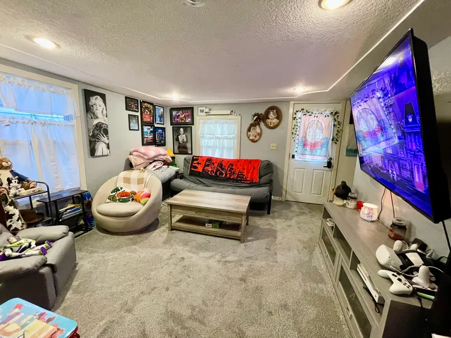 8 Oak Street, Winchester, CT 06098 - Image #3