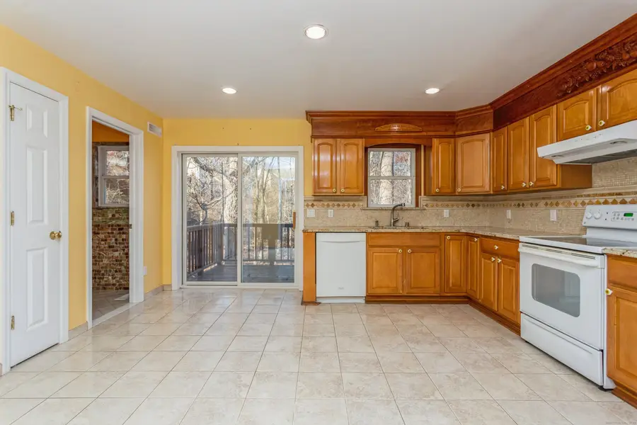 11 Scuppo Road #204, Danbury, CT 06811 - Image #2