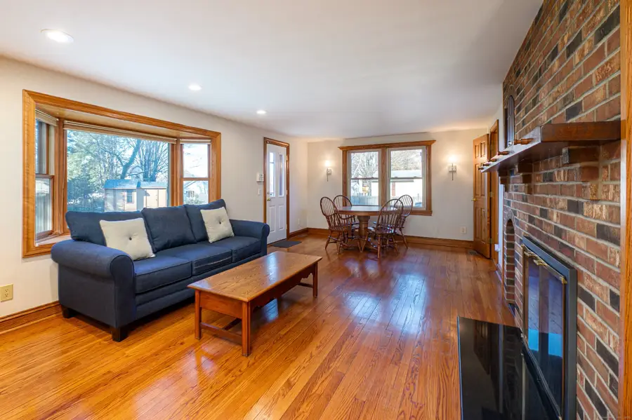 975 Wolf Hill Road, Cheshire, CT 06410 - Image #3