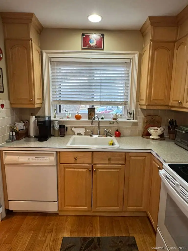 18 Greenbriar Drive #APT A, Farmington, CT 06032 - Image #3