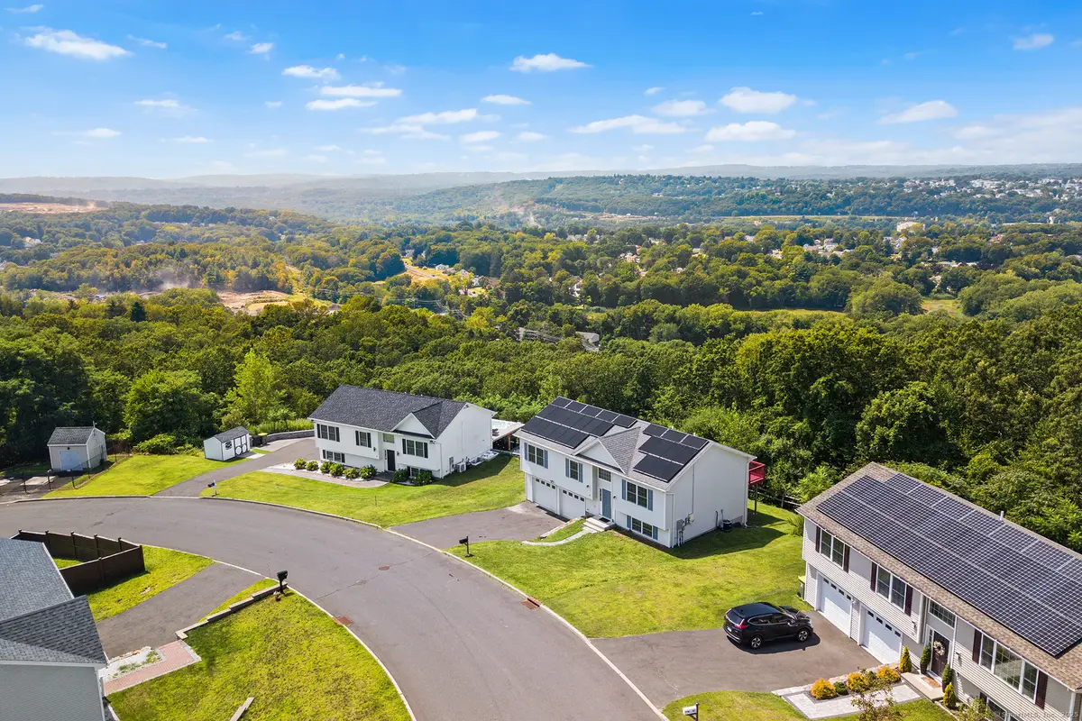 44 Shadybrook Lane, Waterbury, CT 06706 - Image #1